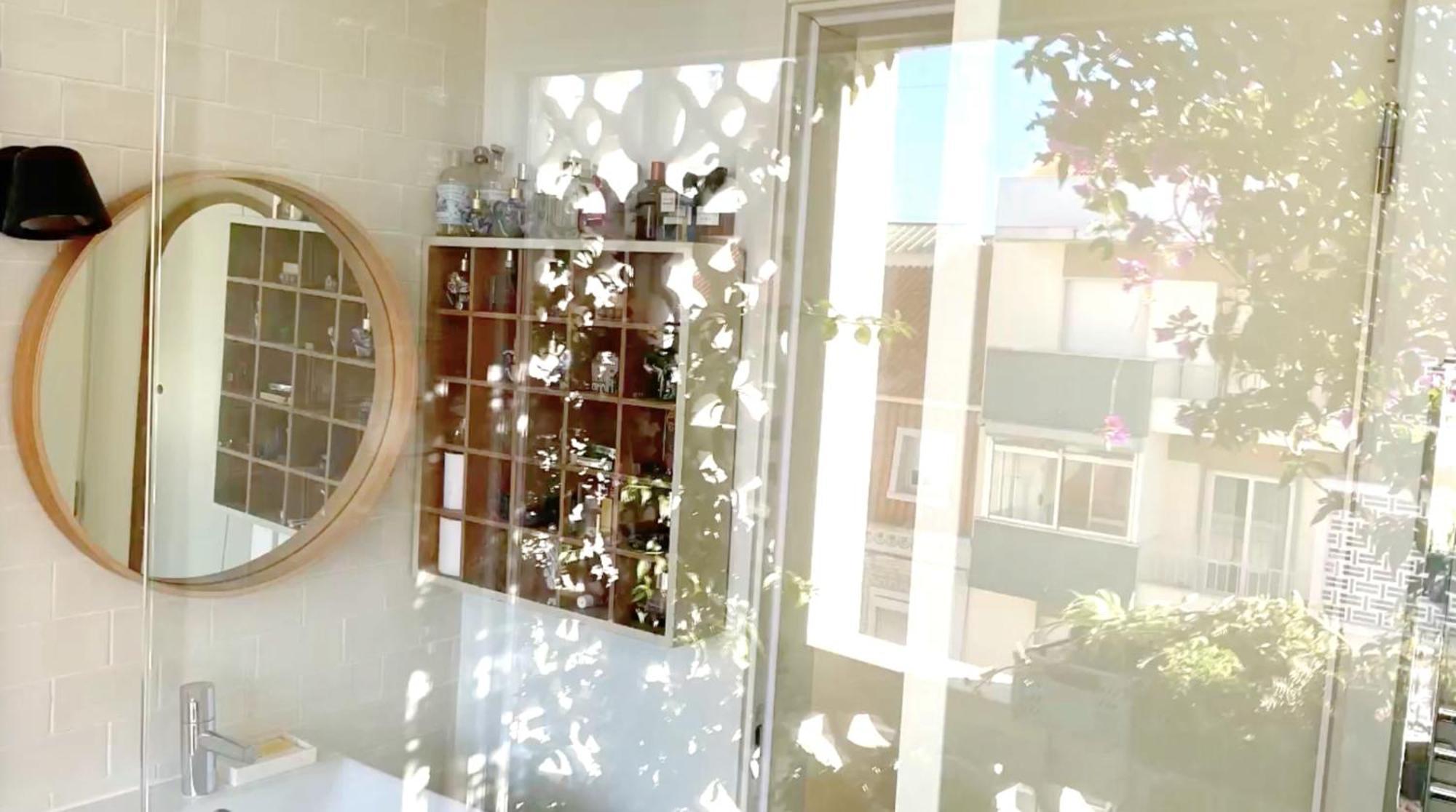 Acomodação com café da manhã  Avec Salle De Bain Privee Et Balcon Vegetal A Lisbonne Amoreiras *