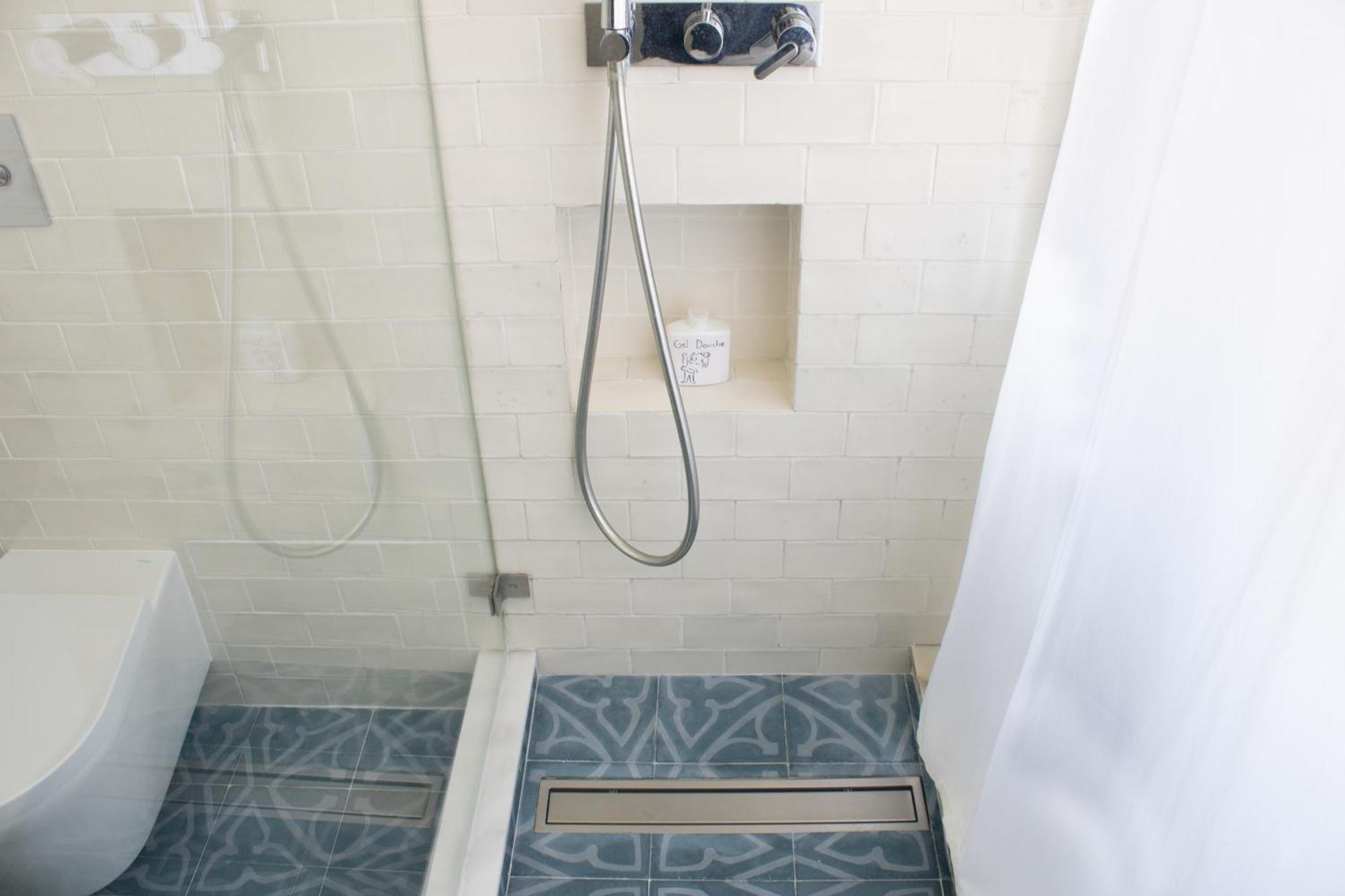 Acomodação com café da manhã  Avec Salle De Bain Privee Et Balcon Vegetal A Lisbonne Amoreiras *